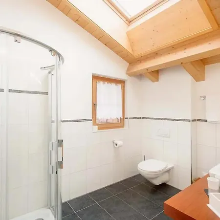 Contact Us At What App - 0041-798-079-427 To Book!! Chalet Im Alpinen Stil 6 Schlafzimmer Villa
